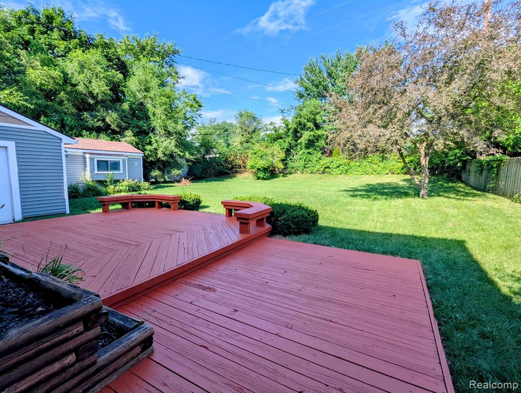 2316 Crescent Lake Road, Waterford, MI — Photo 14