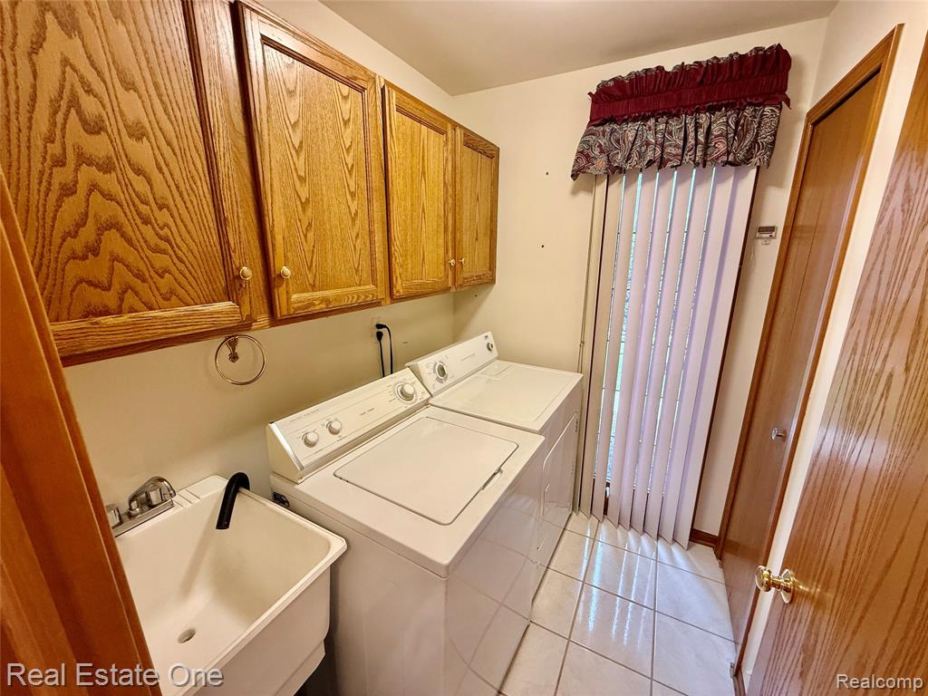 42827 Matthew Drive, Sterling Heights, MI 48313 — Photo 15