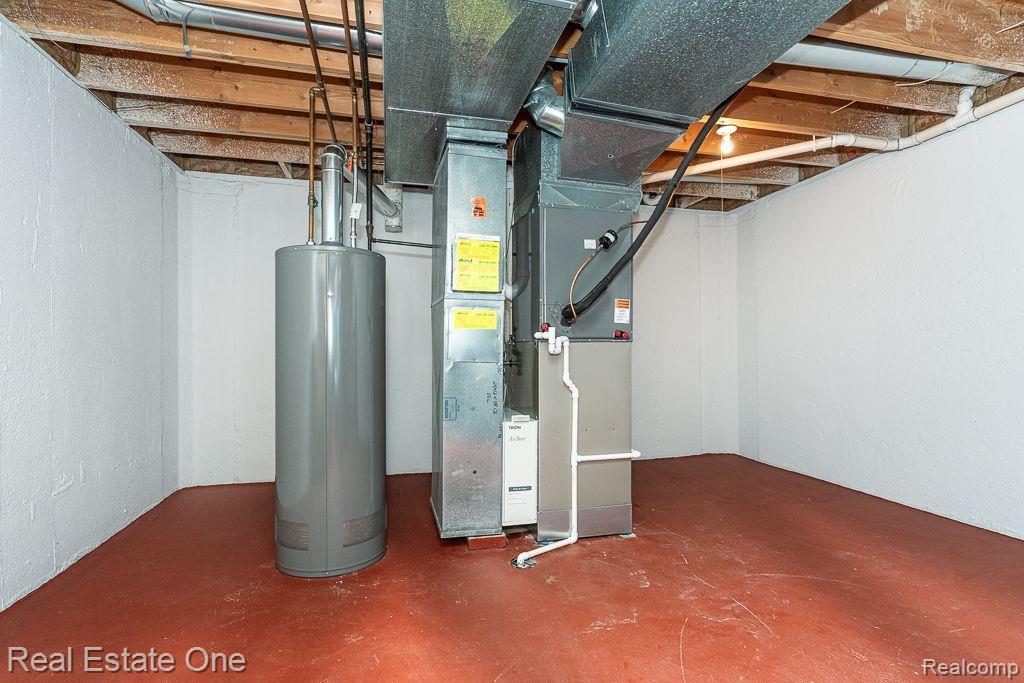 961 HOLLOW CORNERS, Rochester, MI 48307 — Photo 40