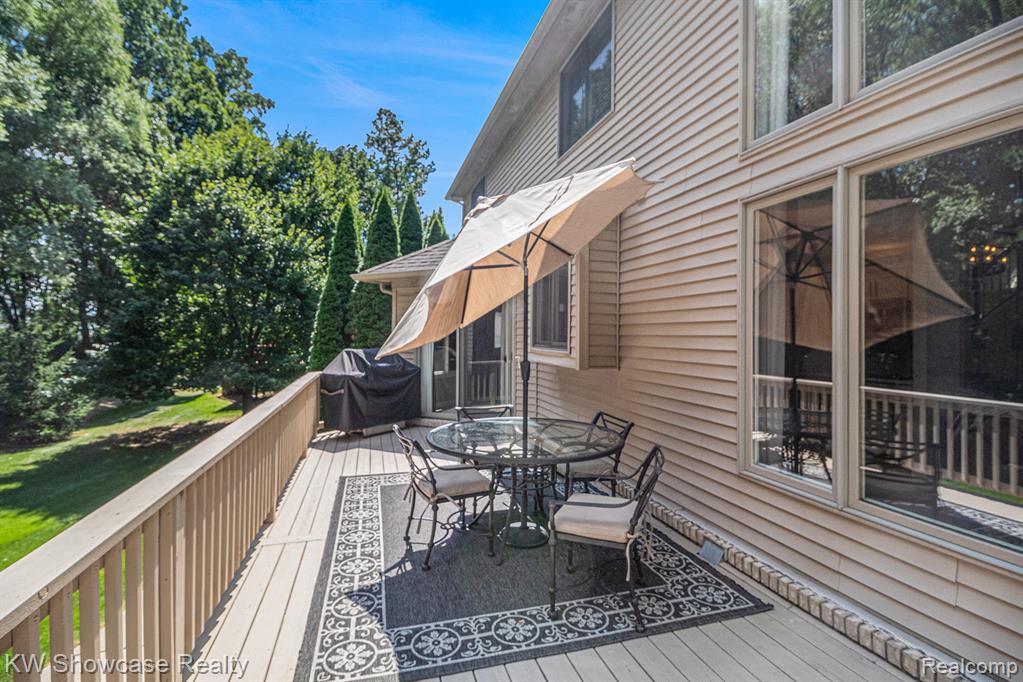 989 Suchava Drive, White Lake, MI — Photo 34