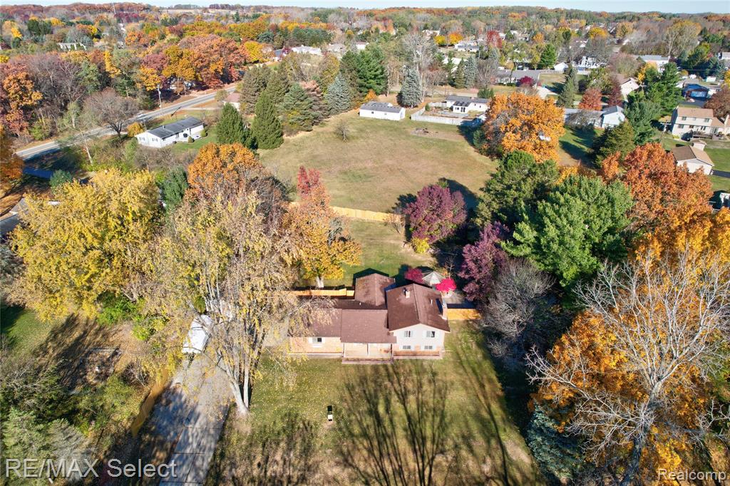 9367 Longmeadow Court, Fenton, MI 48430 — Photo 41