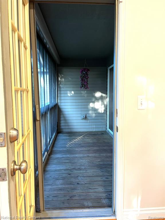 28071 CARLTON WAY Drive, Novi, MI 48377 — Photo 32
