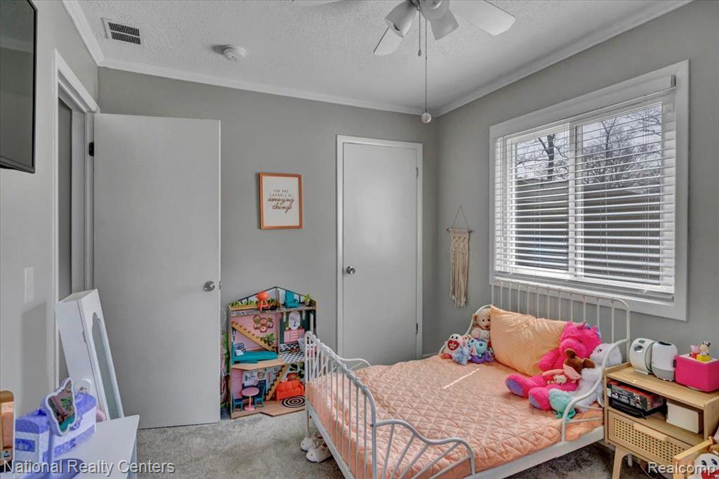 6823 SALINE Drive, Waterford, MI 48329 — Photo 15