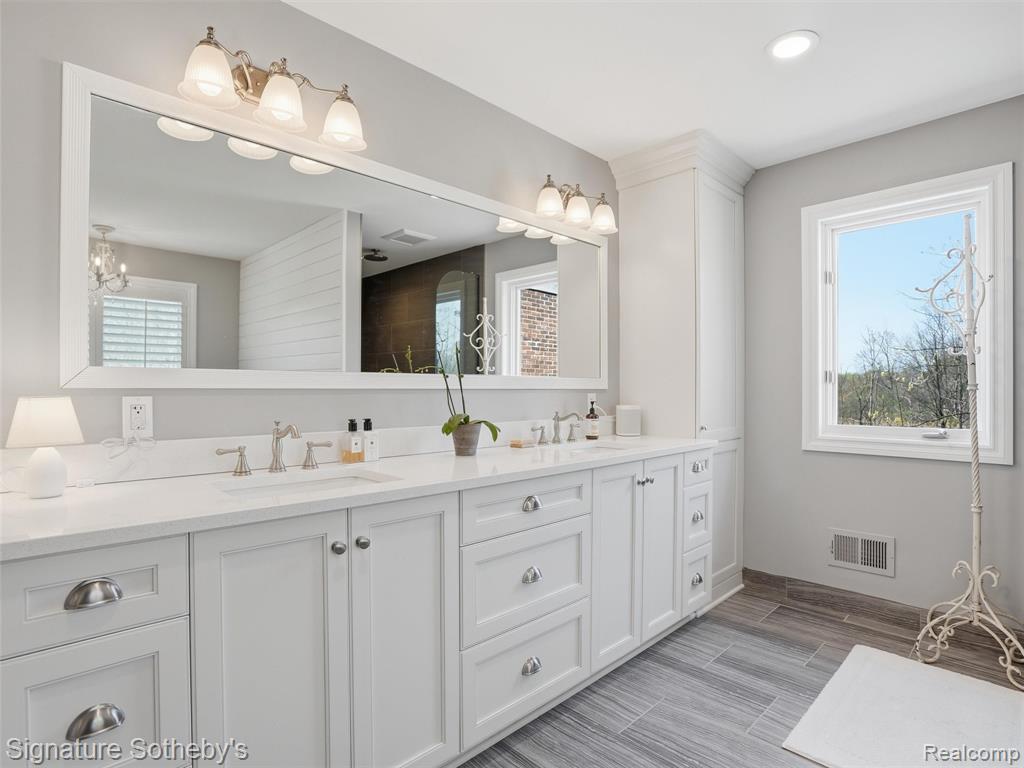 1595 Carriage Way, Rochester, MI 48307 — Photo 61
