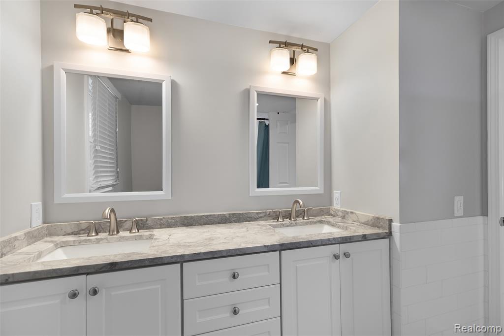 9020 Bridge Road, Grosse Ile, MI 48138 — Photo 28