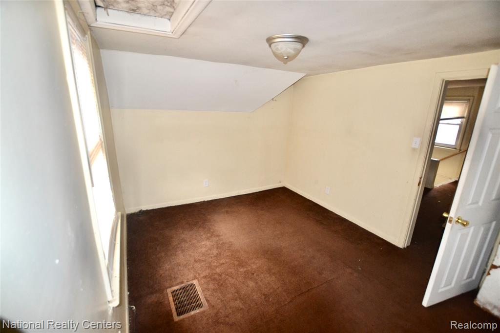 8267 Carlin Street, Detroit, MI 48228 — Photo 28