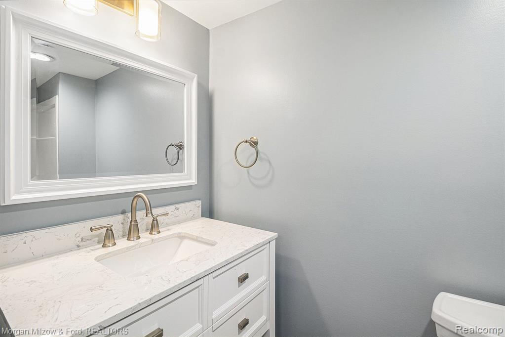 425 Crystal Street, Milford, MI 48381 — Photo 20