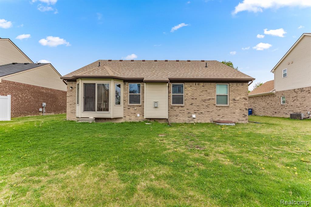 8123 N HUBBARD Road, Westland, MI — Photo 38
