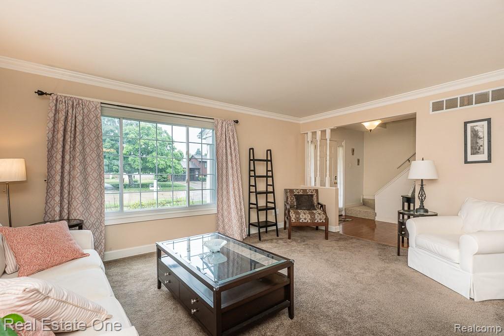 42514 Freeport Drive, Sterling Heights, MI 48313 — Photo 9