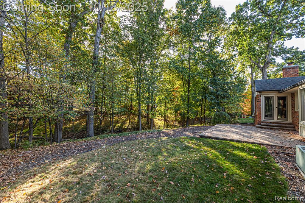 448 Streamview Court, Rochester Hills, MI 48309 — Photo 2
