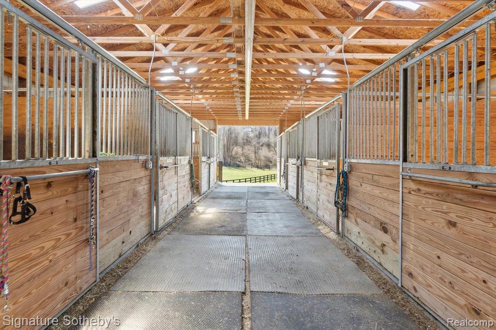 4715 FOX LAKE Road, Goodrich Vlg, MI — Photo 5
