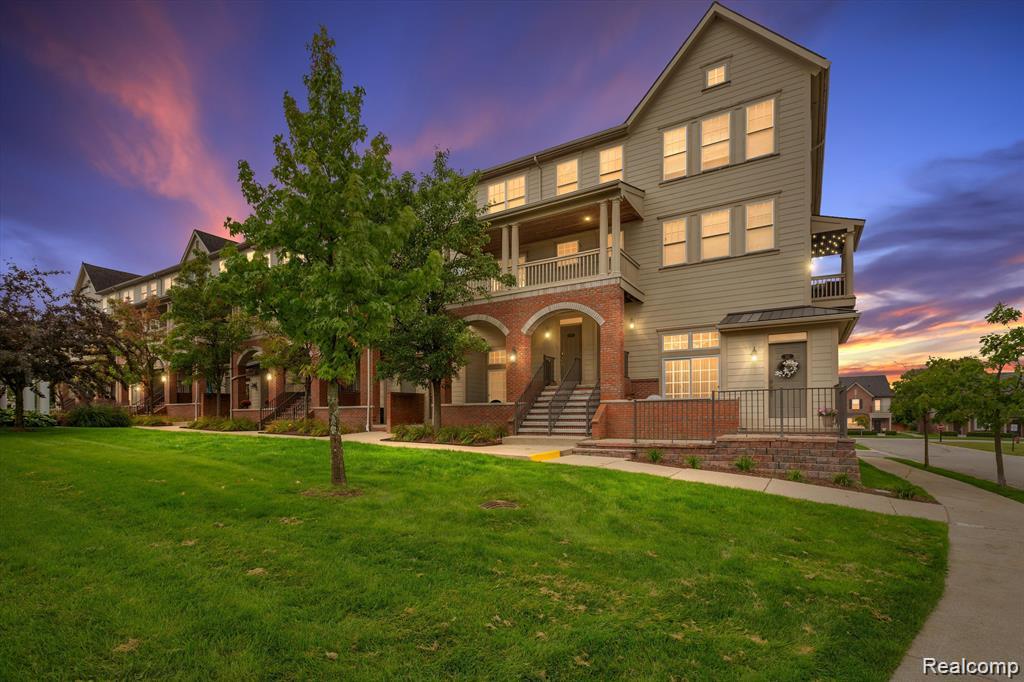 207 Amys Walk, Auburn Hills, MI 48326