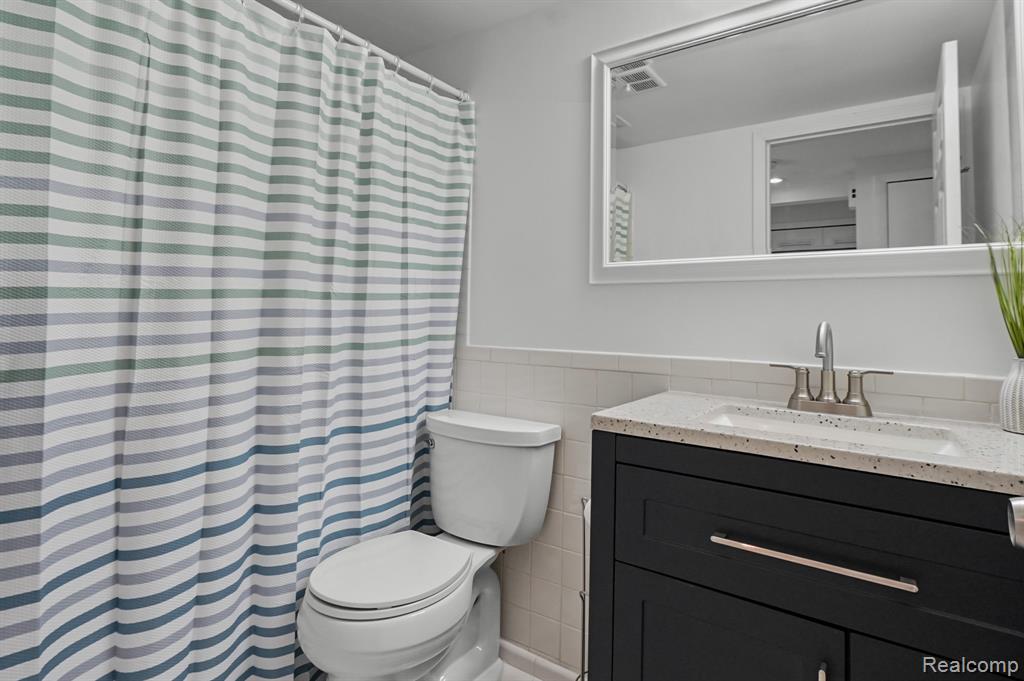 515 W Highland Road, 1, Howell, MI 48843 — Photo 14