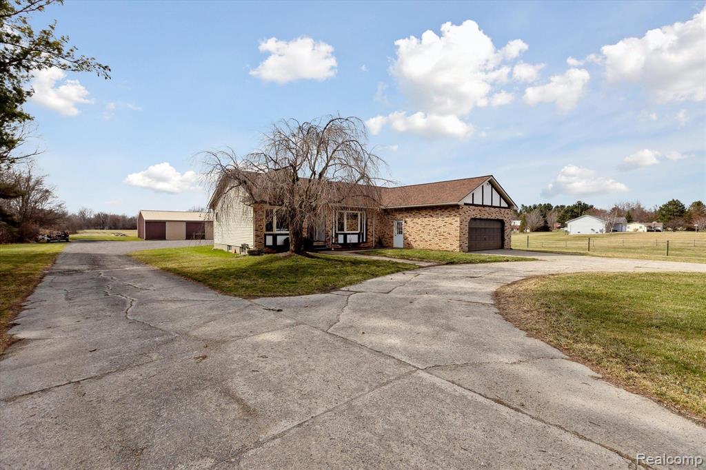 4163 N GALE Road, Davison, MI 48423 — Photo 2