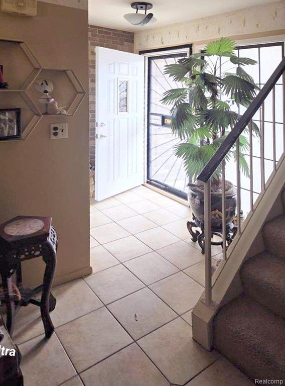 1908 Thornhill Place, Detroit, MI 48207 — Photo 3
