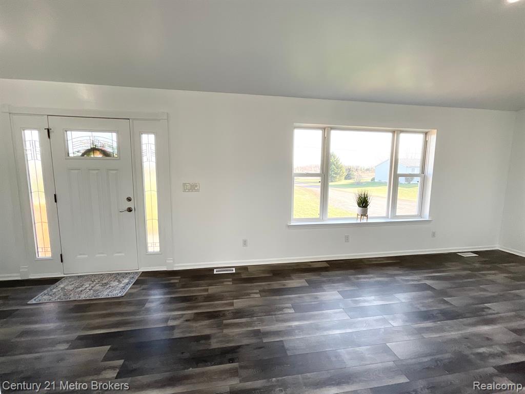 8228 CALKINS Road, Flint, MI 48532 — Photo 5
