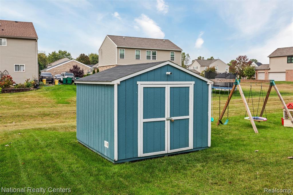 13456 Stamford Road, Belleville, MI 48111 — Photo 32