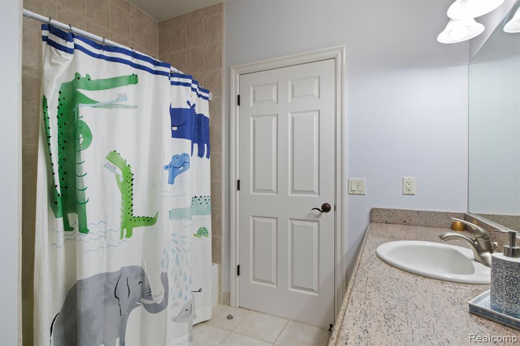 8151 ROLLING MEADOWS Drive, Canton, MI 48187 — Photo 59