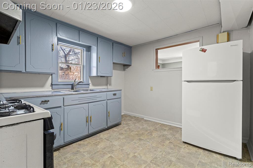 5903 N Silvery Lane, Dearborn Heights, MI 48127 — Photo 16