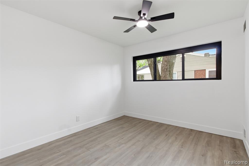 2483 Walce Drive, West Bloomfield, MI 48324 — Photo 14