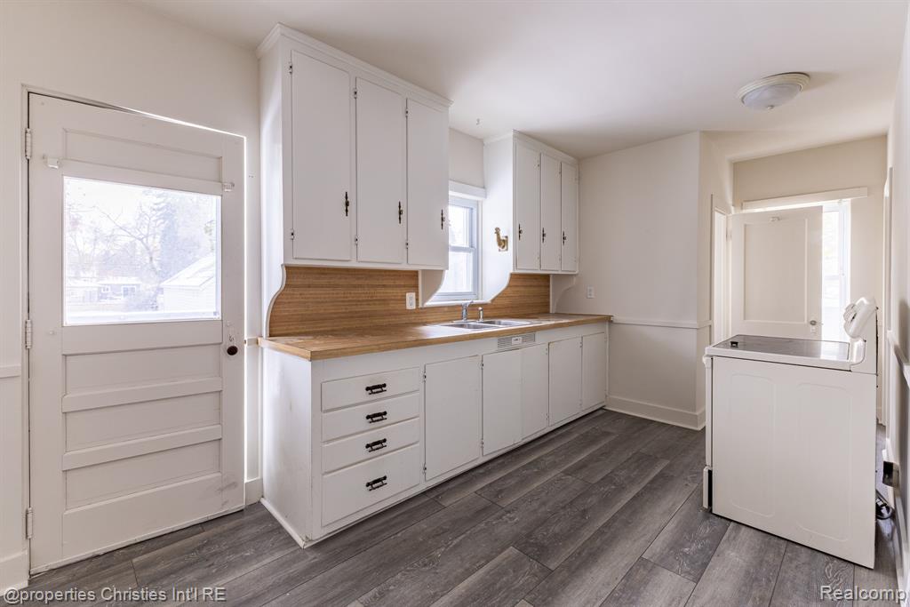 8056 Dawn Drive, Sterling Heights, MI 48314 — Photo 16