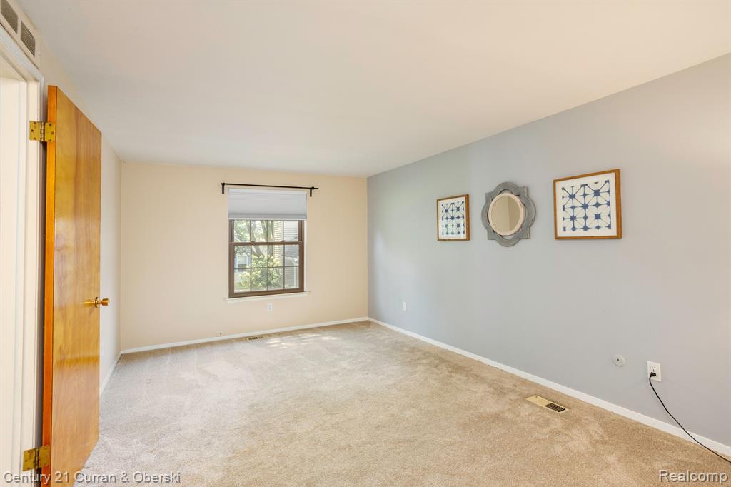 21260 E GLEN HAVEN Circle, Northville, MI 48167 — Photo 23