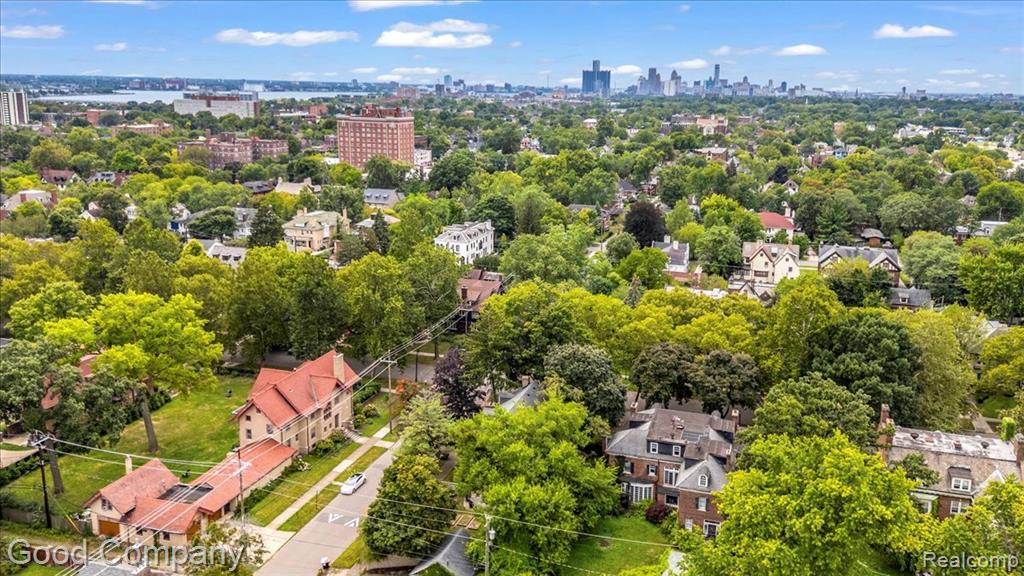 1704 Iroquois Street, Detroit, MI 48214 — Photo 67