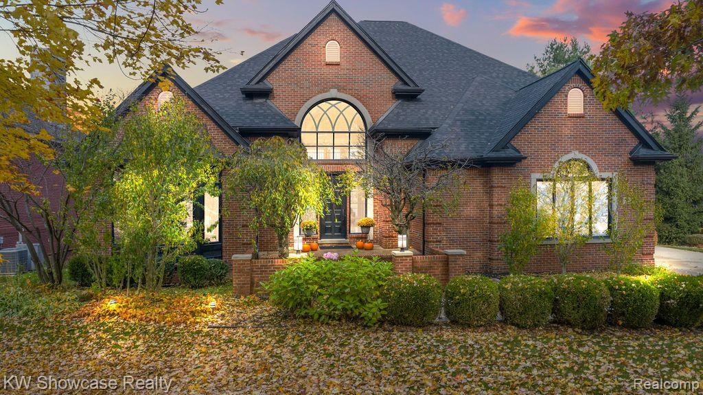 8579 PINE COVE Drive, Commerce Twp, MI 48382 — Photo 15
