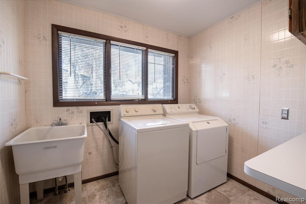 4993 Tiohero Boulevard, Clarkston, MI 48348 — Photo 46