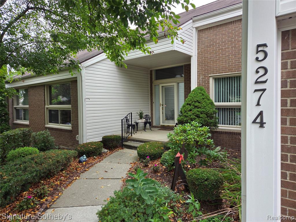 5274 Simpson Lake Road, West Bloomfield, MI 48323 — Photo 46