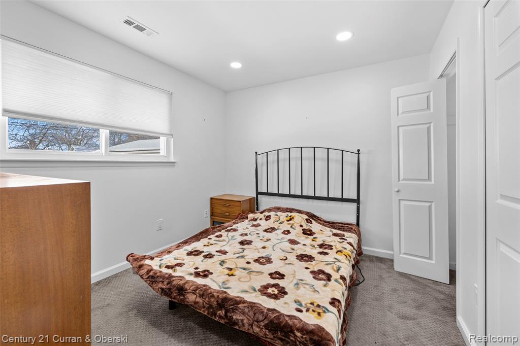 5955 N Silvery Lane, Dearborn Heights, MI 48127 — Photo 17