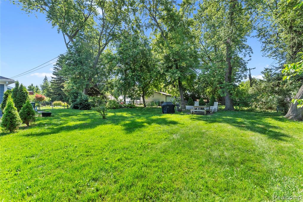 6917 Belton Street, Garden City, MI — Photo 32