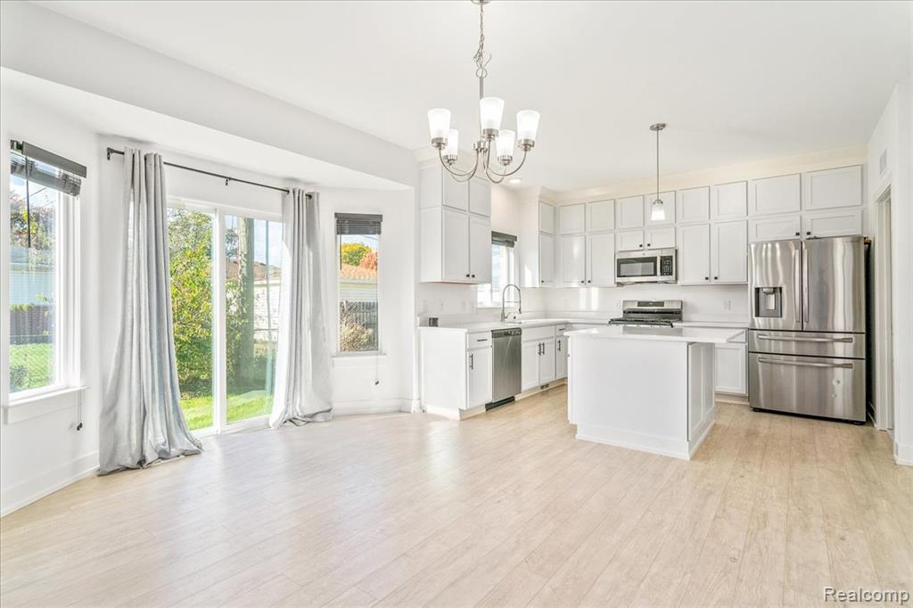 8319 Beatrice, Westland, MI — Photo 12