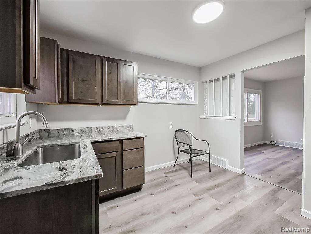 536 Emerson Avenue, Pontiac, MI 48342 — Photo 3