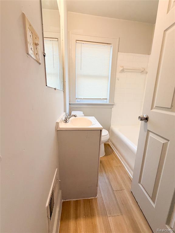 14600 Strathmoor Street, Detroit, MI 48227 — Photo 6