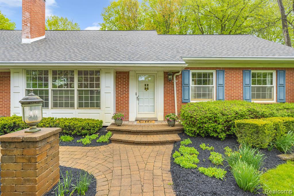 46270 BLOOMCREST Drive, Northville, MI 48167 — Photo 8