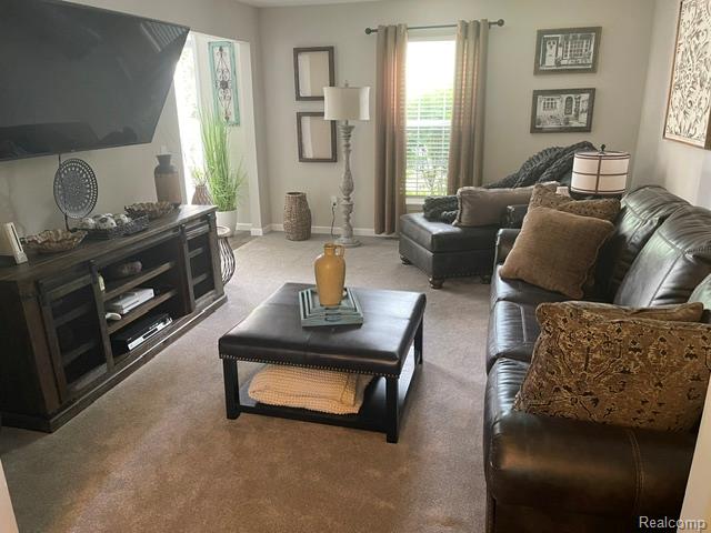 5827 Woodfield Parkway, Grand Blanc, MI 48439 — Photo 30