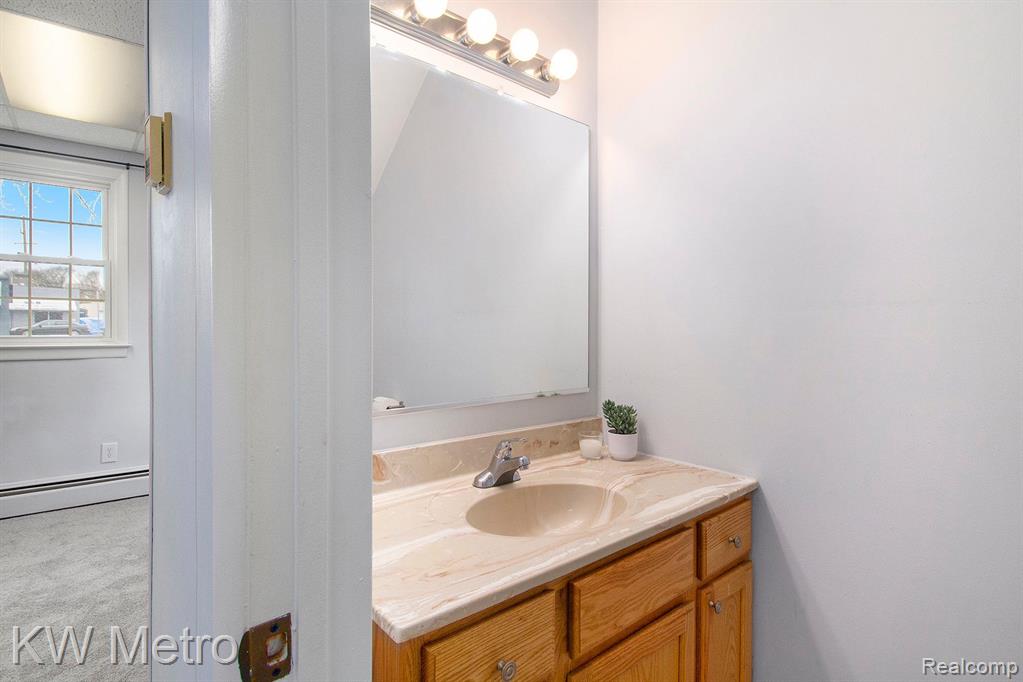 4644 ROCHESTER Road, Royal Oak, MI 48073 — Photo 9