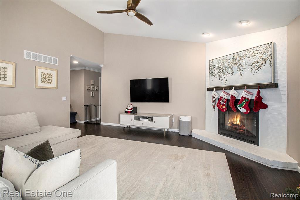 6886 High Oaks Drive, Troy, MI 48098 — Photo 5