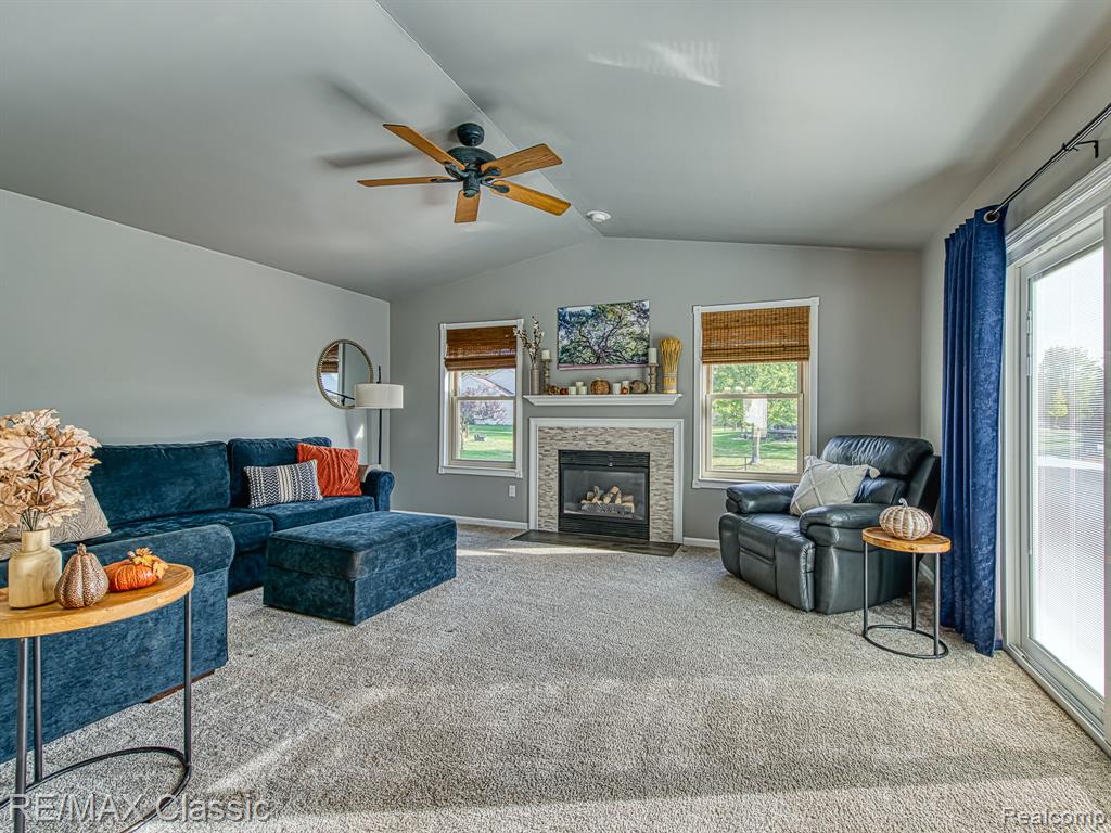 286 Waterlily, Whitmore Lake, MI 48189 — Photo 2