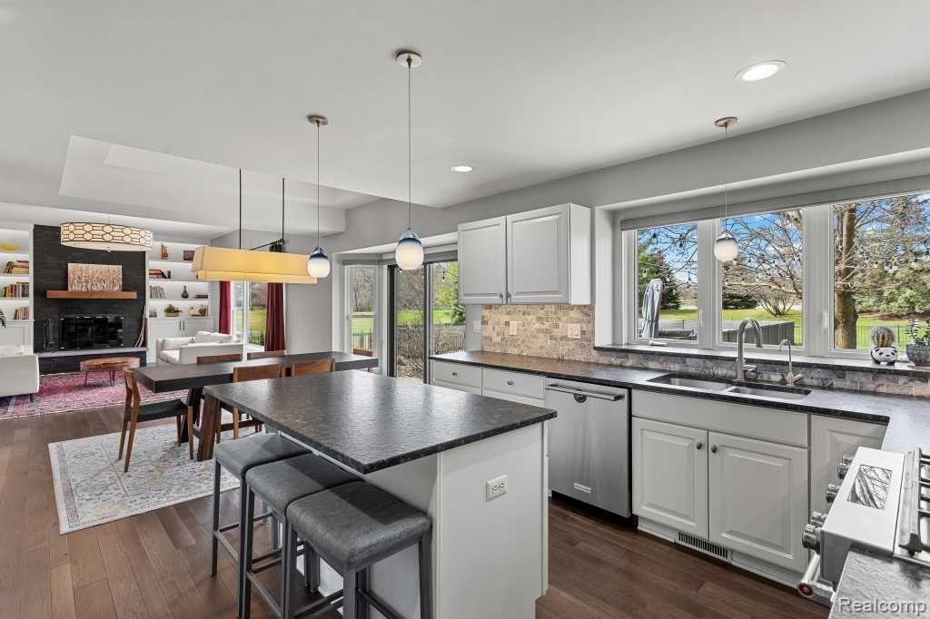 6082 VINEYARD Avenue, Ann Arbor, MI 48108 — Photo 11
