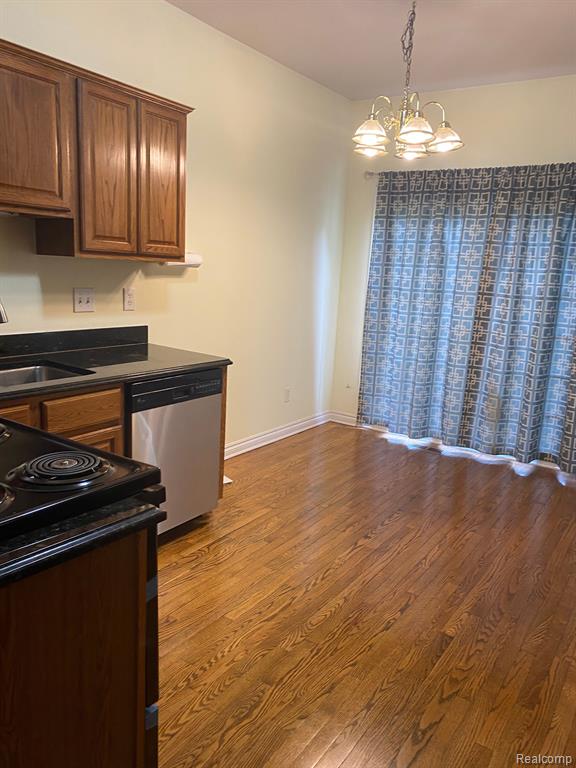 1638 E LAKEVIEW Lane, Canton, MI 48187 — Photo 11