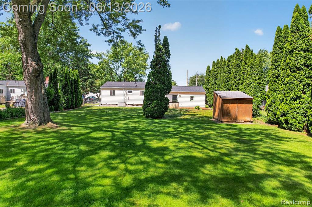 4141 Bristolwood Drive, Flint, MI 48507 — Photo 11