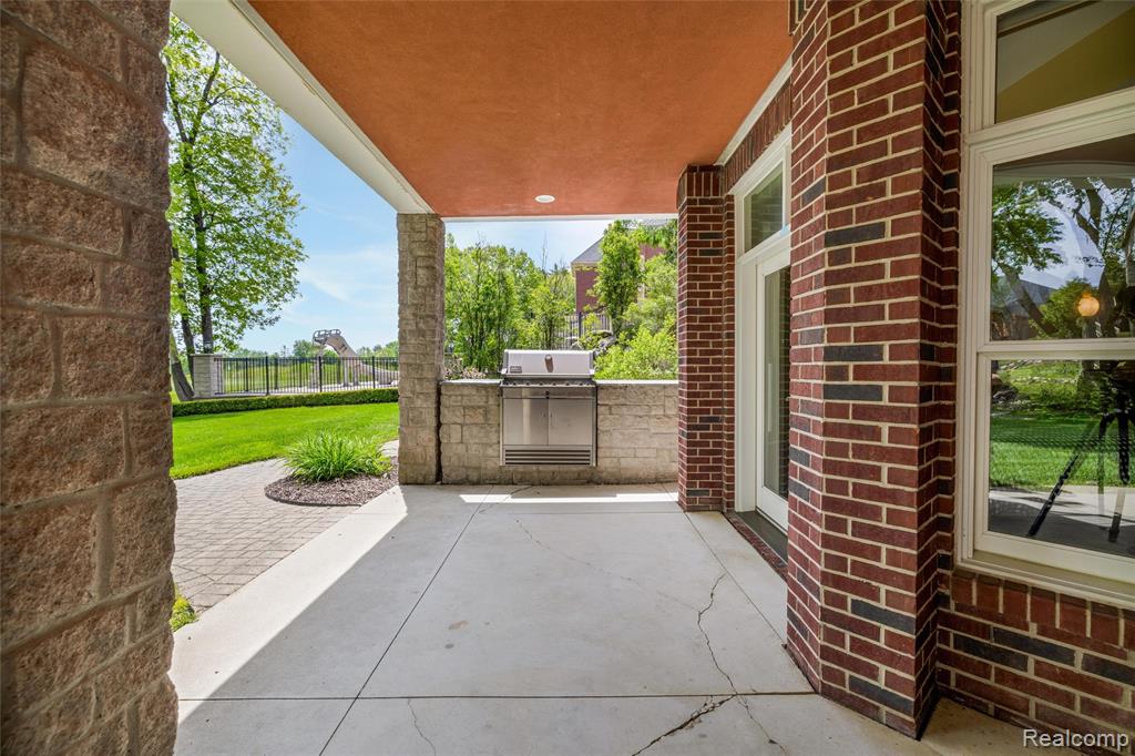 7432 Foxburg Court, Clarkston, MI 48348 — Photo 15