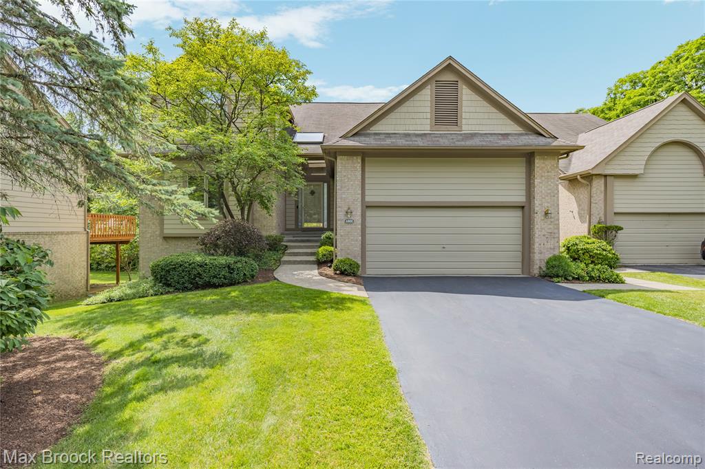 4860 Lagoons Circle, West Bloomfield, MI 48323 — Photo 2