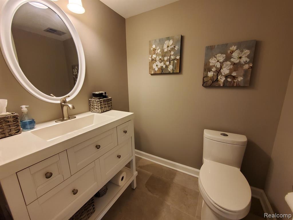 1720 BRENTWOOD Drive, Troy, MI 48098 — Photo 12