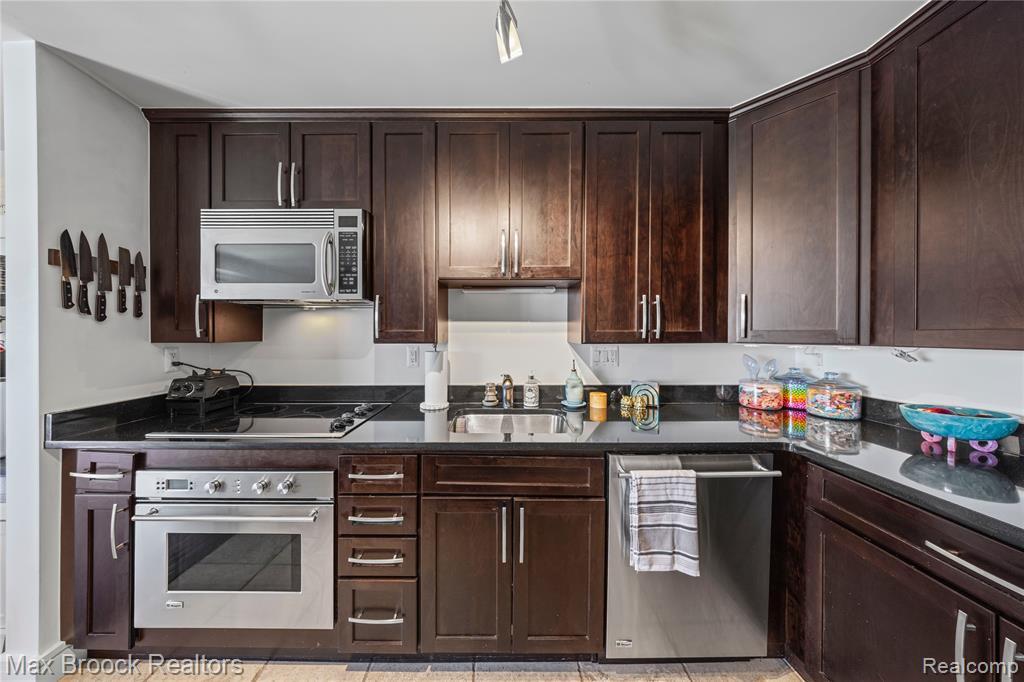 411 S Old Woodward Avenue, 901, Birmingham, MI 48009 — Photo 14