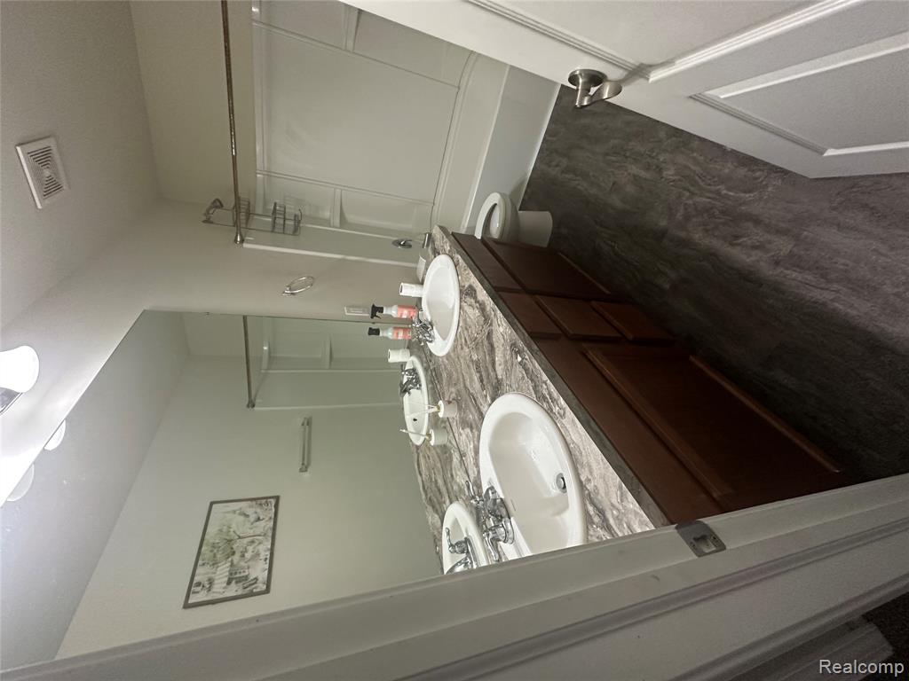 8731 QUINCY Drive, Westland, MI — Photo 21