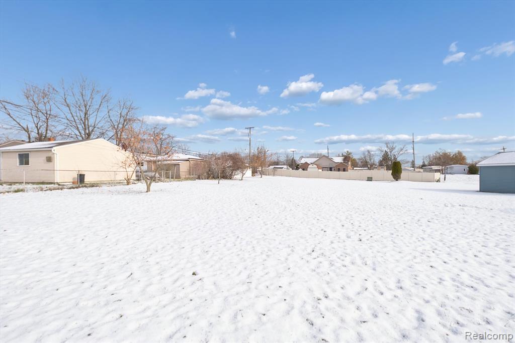 23220 Huron River Drive, Rockwood, MI — Photo 19
