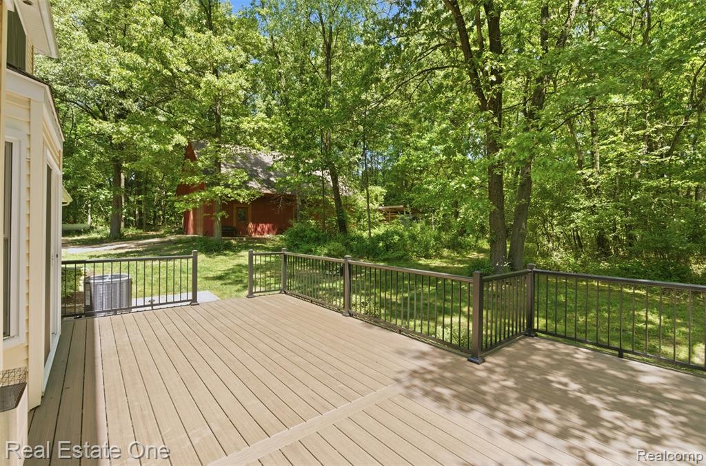 3559 Perry Lake Road, Ortonville, MI 48462 — Photo 10